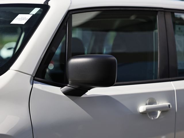 Used 2022 Alpine White Clearcoat Jeep Sport image 11