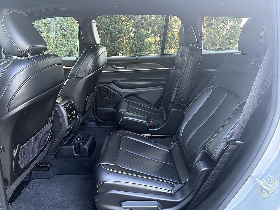 Used 2024 Silver Zynith Jeep Limited image 12