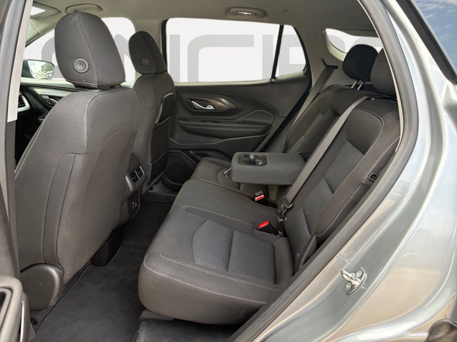 Used 2024 Sterling Metallic GMC SLE image 21