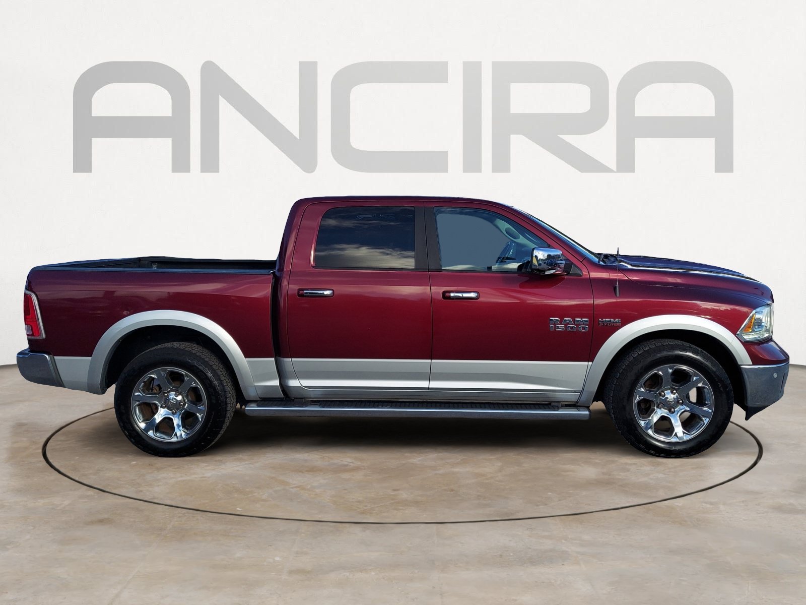 Used 2018 Delmonico Red Pearlcoat Ram Laramie image 11