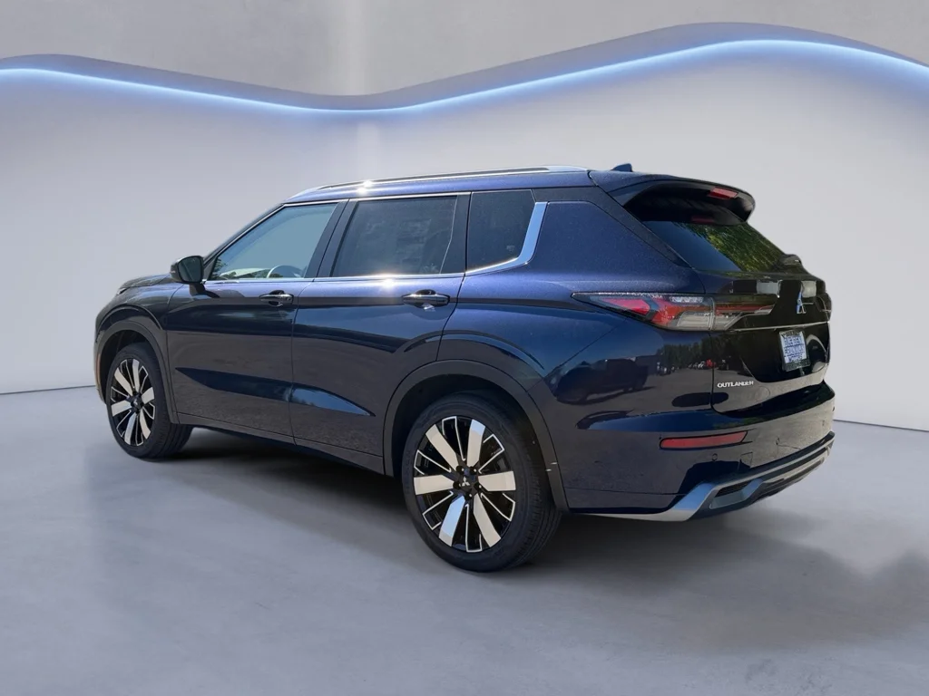 New 2026 Cosmic Blue Metallic Mitsubishi SE image 5
