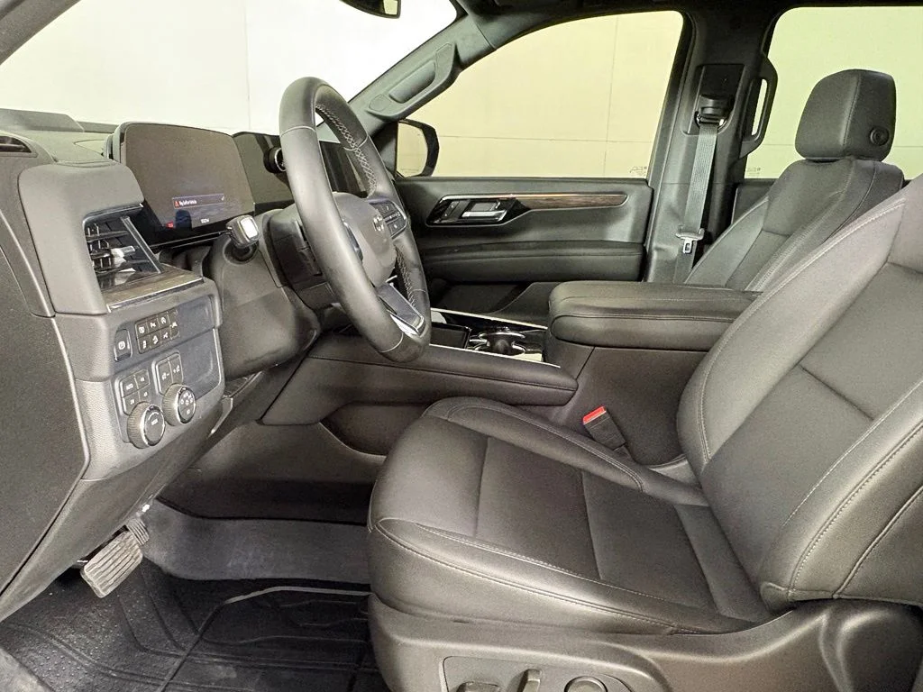 Used 2026 Gray Chevrolet Z71 image 22