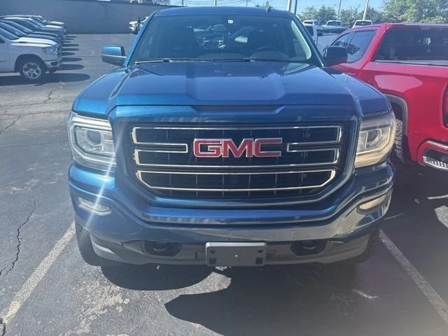 Used 2017 Blue GMC SLE image 3