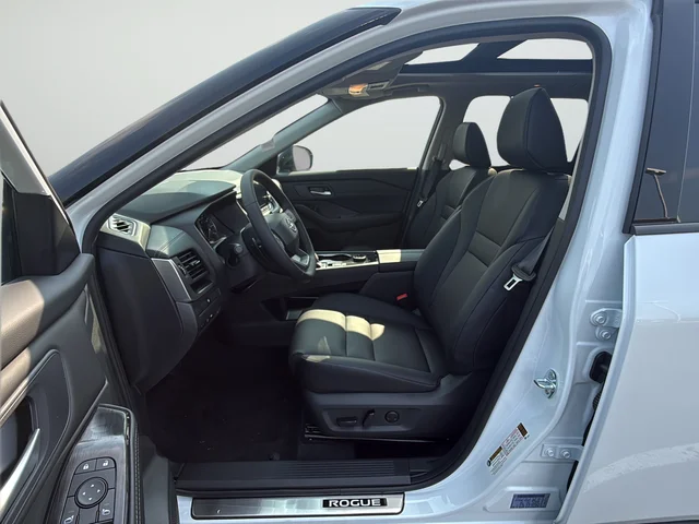 New 2026 Everest White Pearl TriCoat Nissan Dark Armor image 36