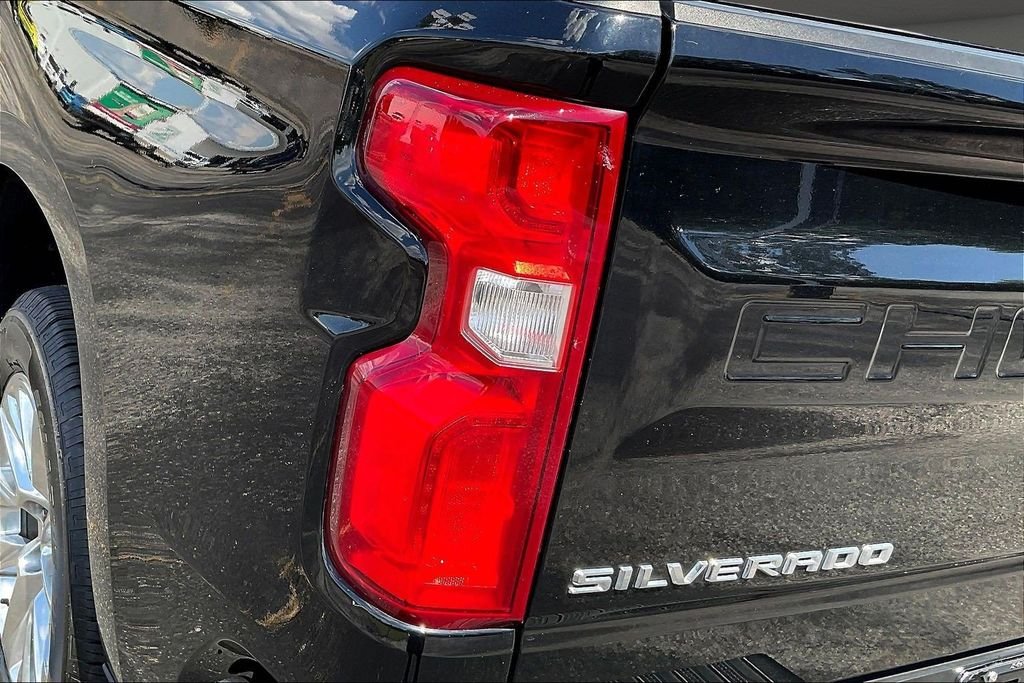 Used 2022 Black Chevrolet LTZ image 26