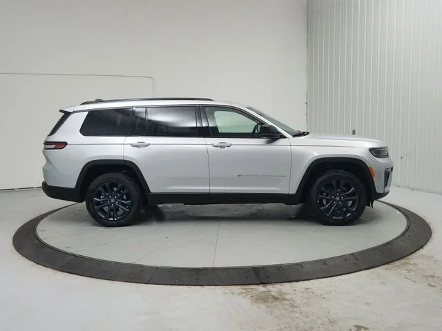 New 2026 Silver Zynith Jeep Limited image 9
