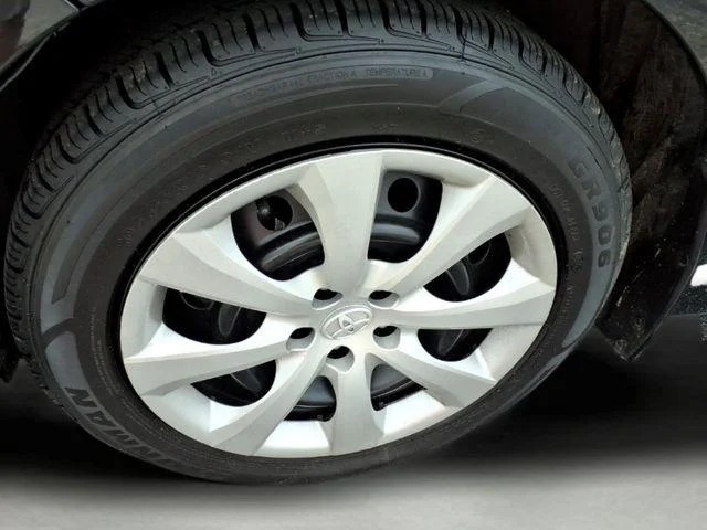 2024 Toyota Corolla LE - Photo 9