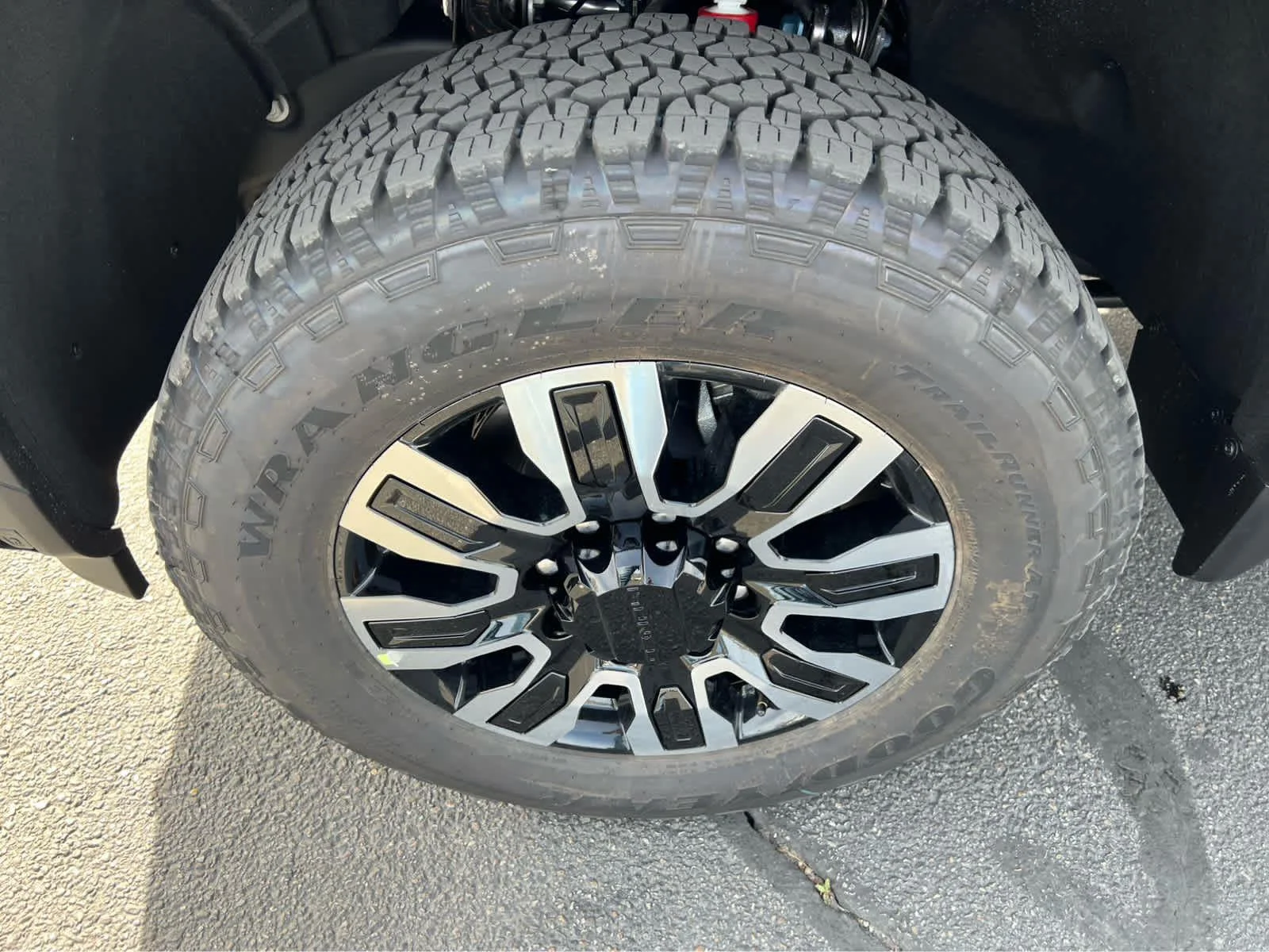 2026 GMC Sierra 3500HD Denali Ultimate - Photo 10