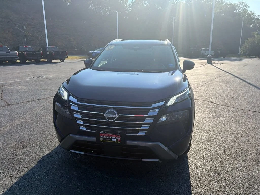 Used 2025 Deep Ocean Nissan SL image 2