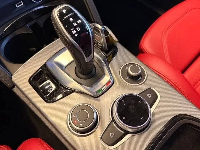 Used 2024 Alfa Rosso Alfa Romeo Veloce image 19