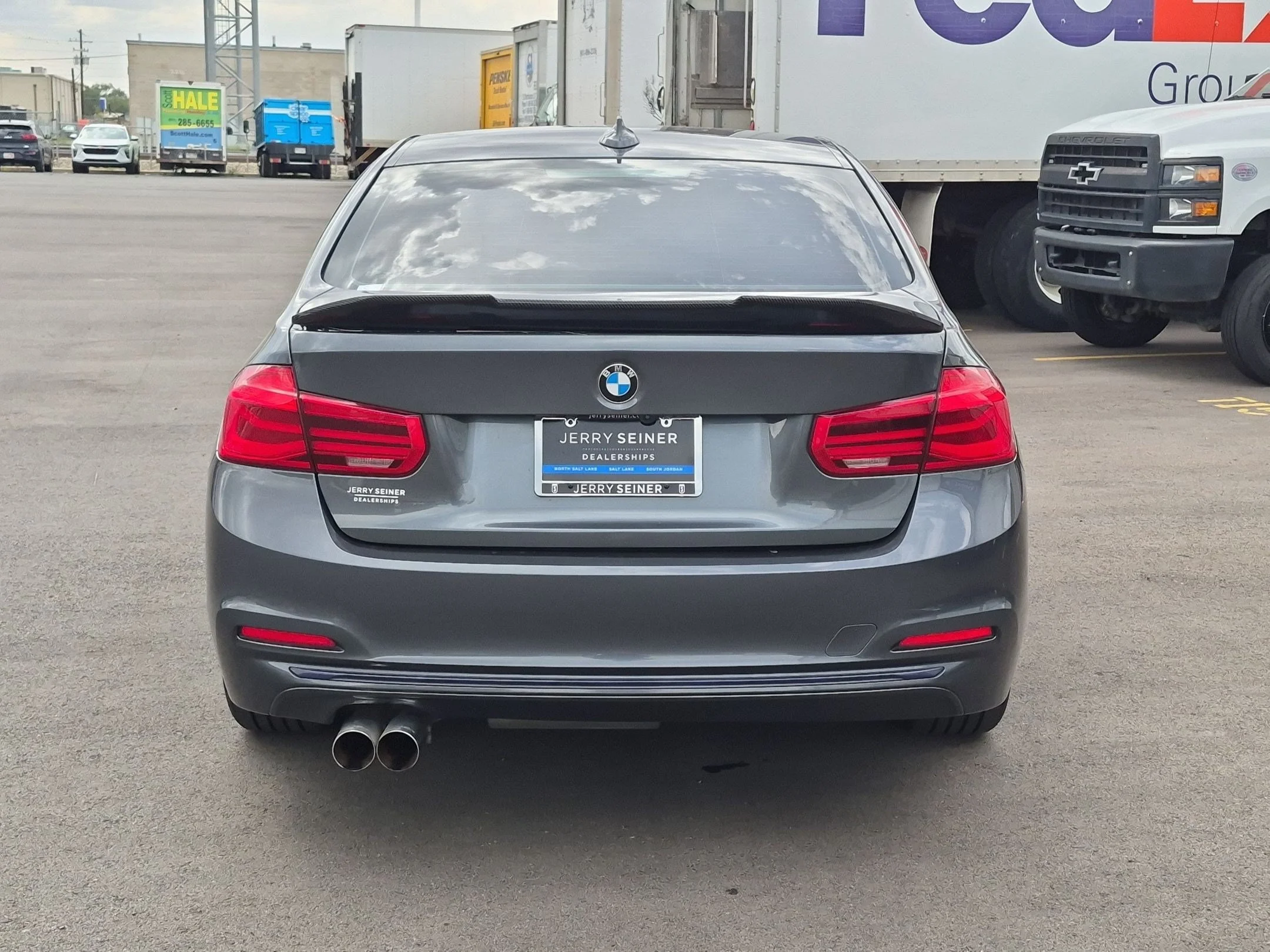 Used 2016 Mineral Gray Metallic BMW 328i xDrive image 4