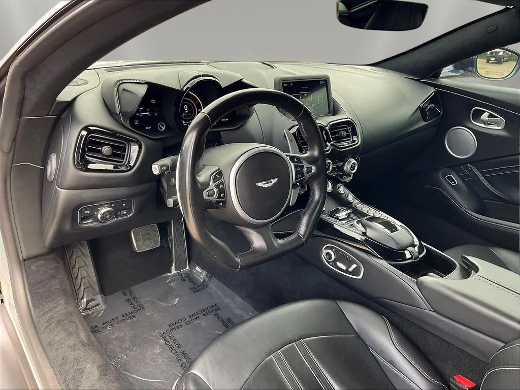 Used 2020  Aston Martin  image 16