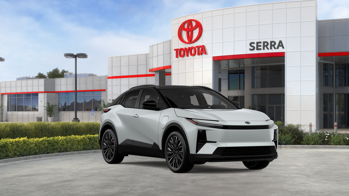 New 2026 Wind Chill Pearl with Midnight Black Metallic roof Toyota XSE image 13