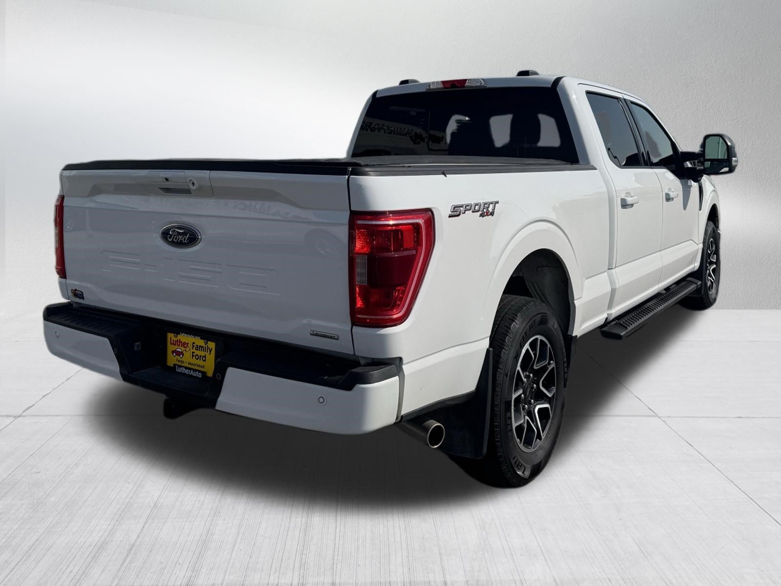 Certified Used 2022 Oxford White Ford XLT image 7