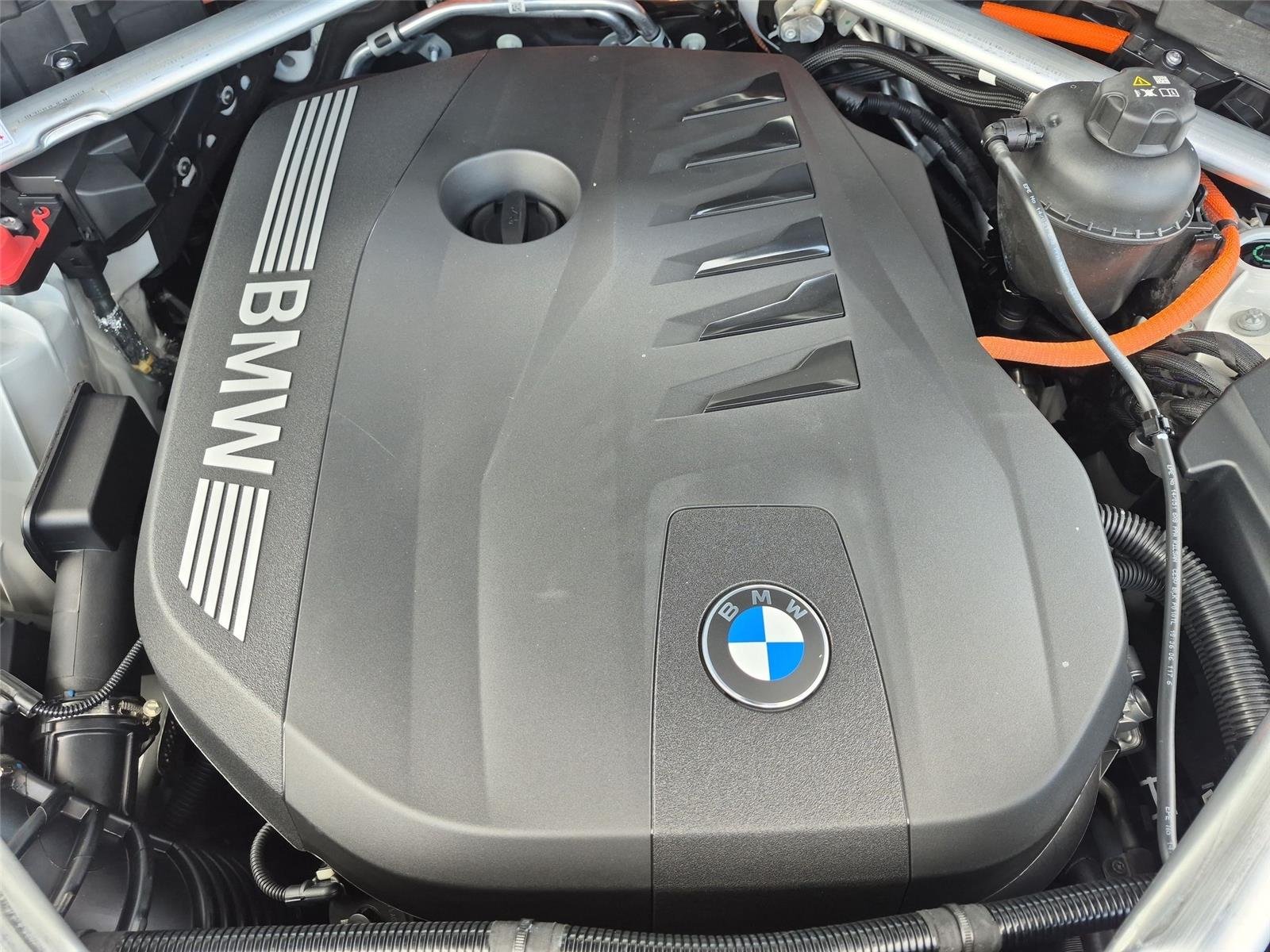 New 2026 Alpine White BMW xDrive50e image 42