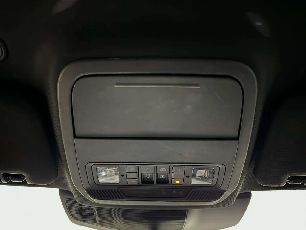 Used 2022 Agate Black Metallic Ford ST-Line image 23