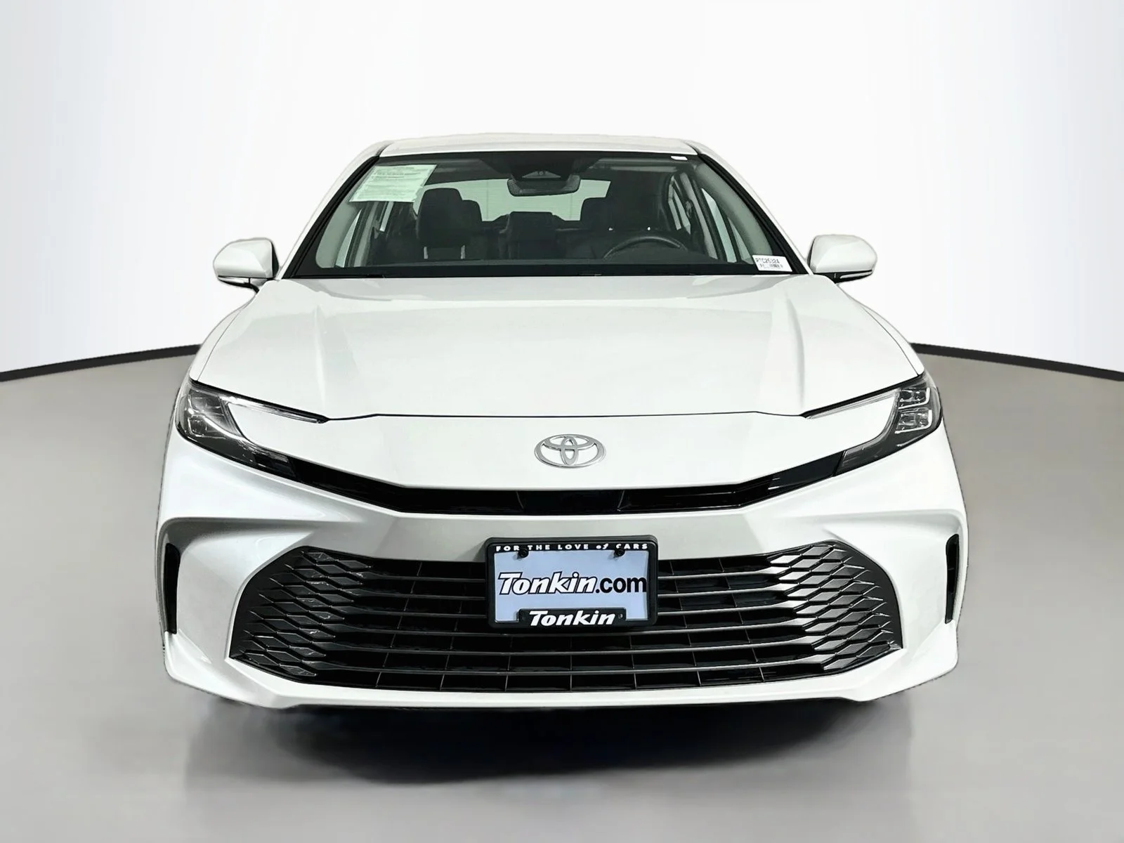 Certified Used 2025 Beige Toyota XLE image 2