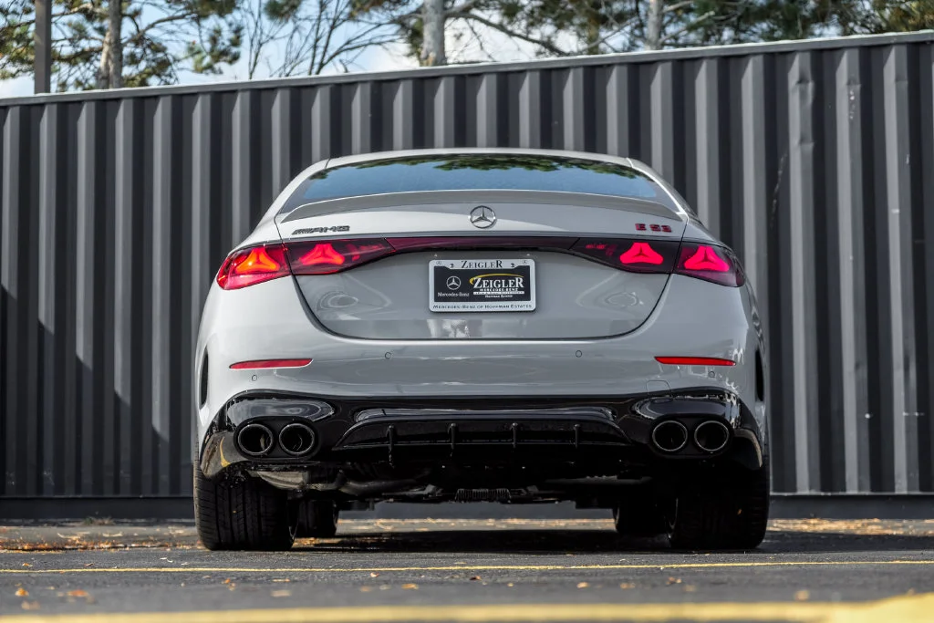 New 2027 MANUFAKTUR Alpine Grey Mercedes-Benz E 53 AMG® image 8