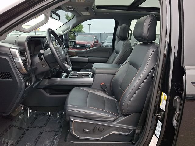 Used 2023  Ford Lariat image 13
