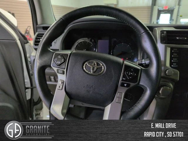 Used 2022 White Toyota SR5 image 15