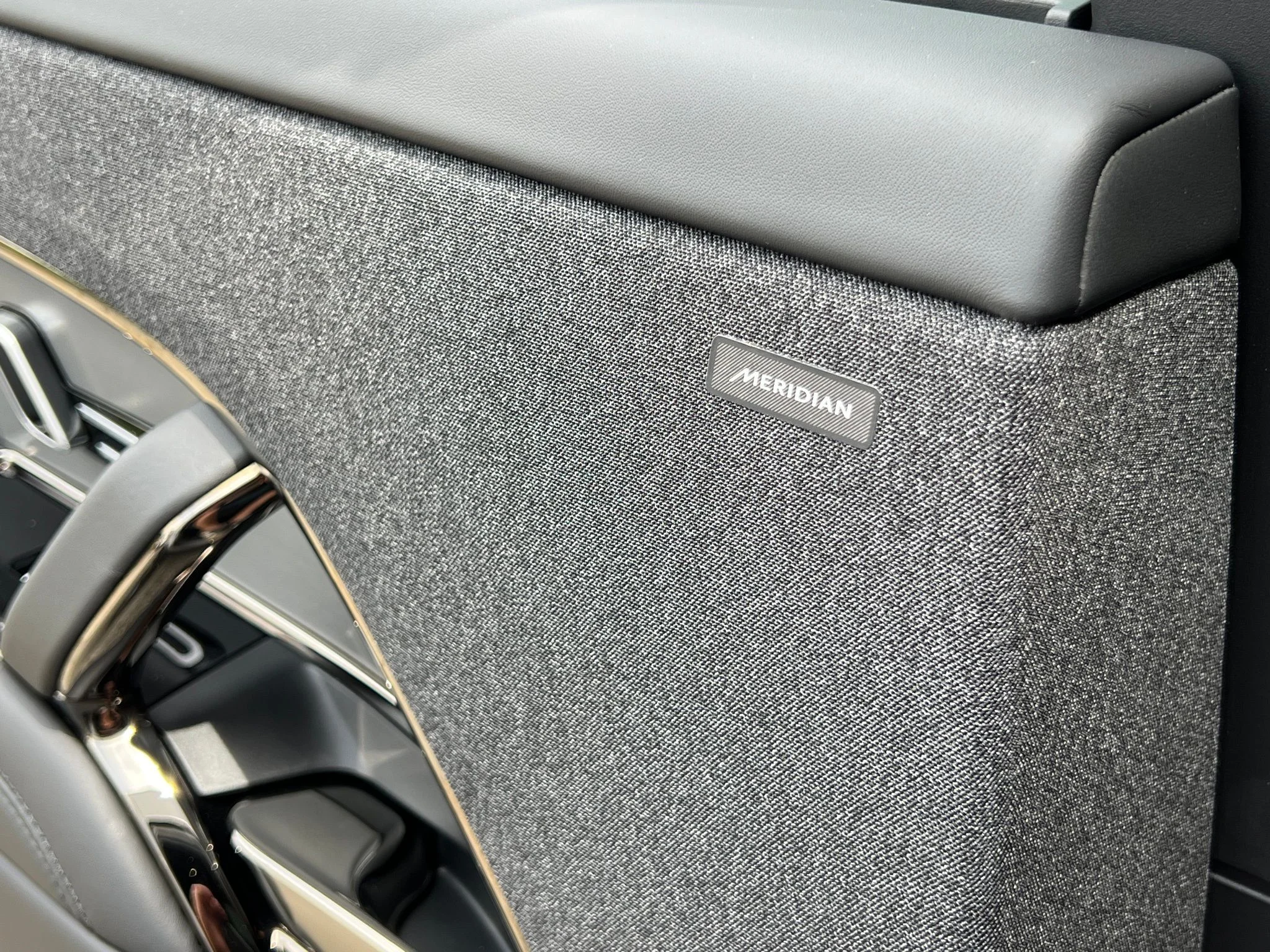 Used 2024 Gray Land Rover Dynamic SE image 30