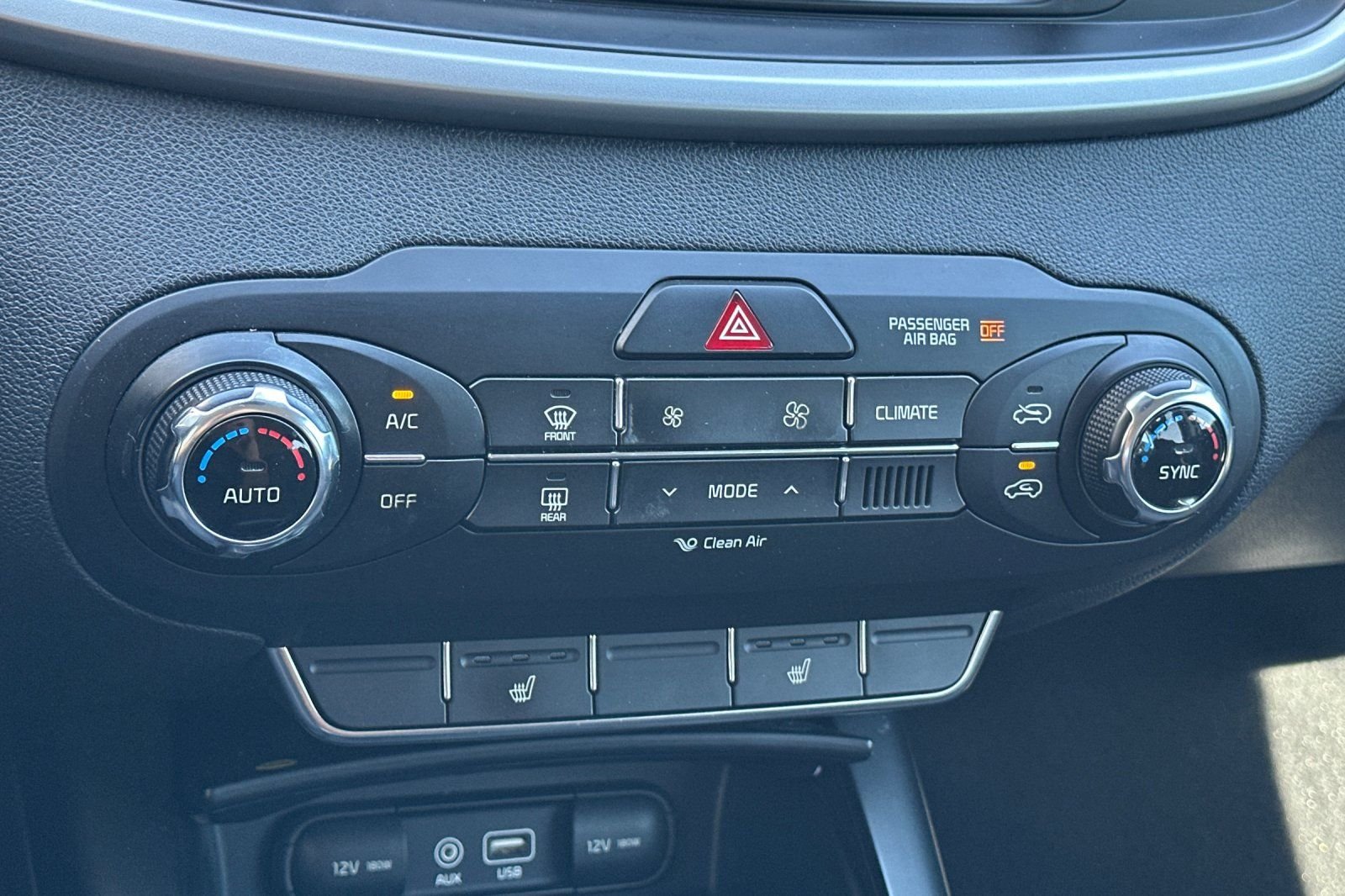 Used 2017 Silver Kia LX image 23
