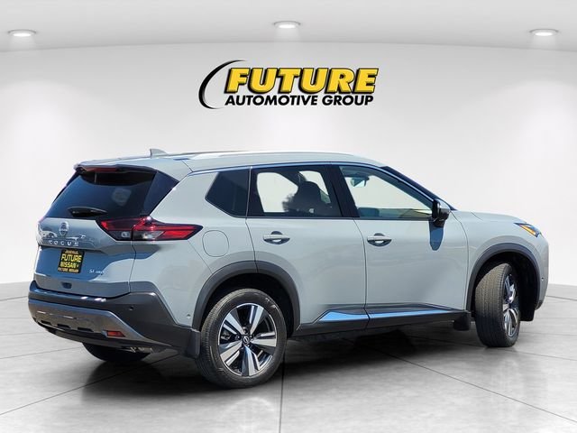 Used 2023 Gray Nissan SL image 4