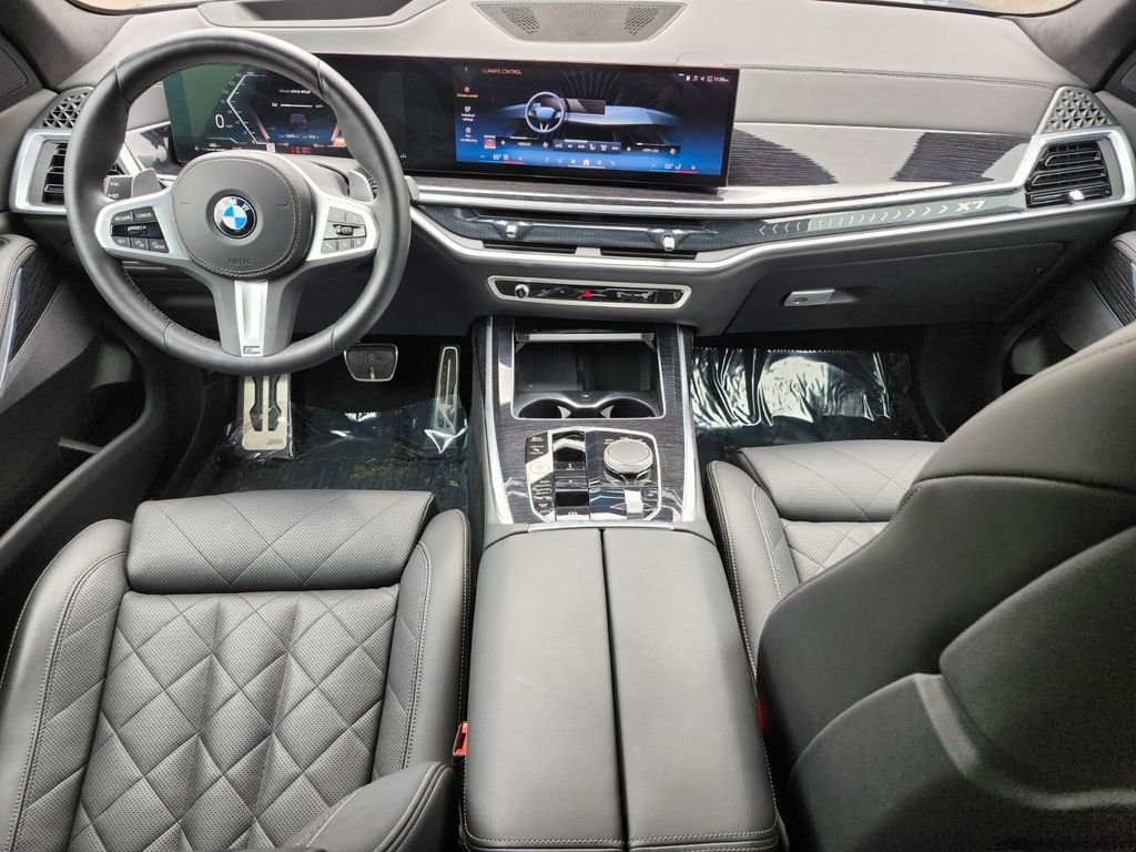 Used 2024 Black BMW xDrive40i image 13
