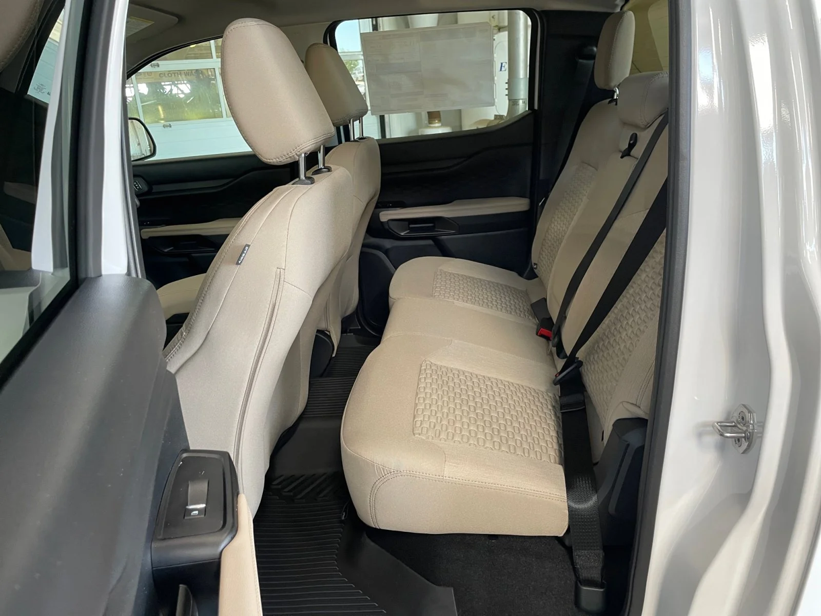 New 2026 Oxford White Ford XLT image 18