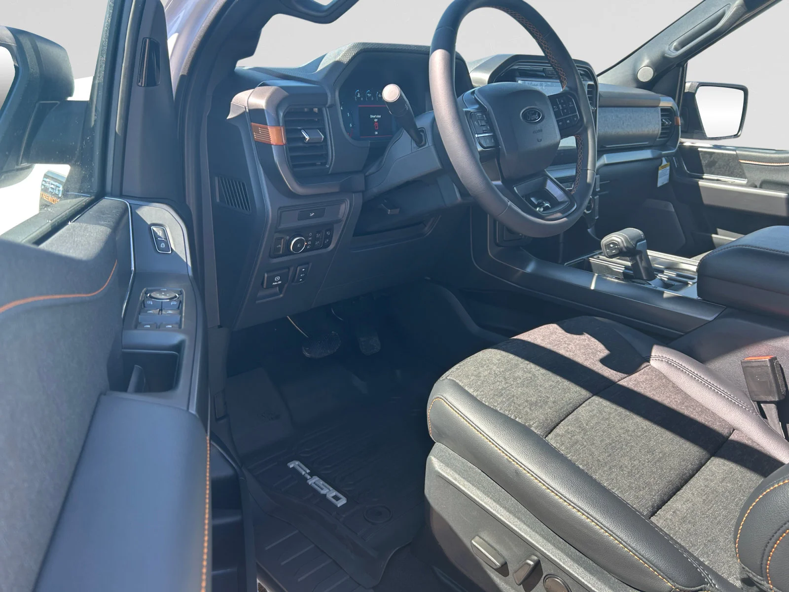 New 2026 Oxford White Ford Tremor image 13