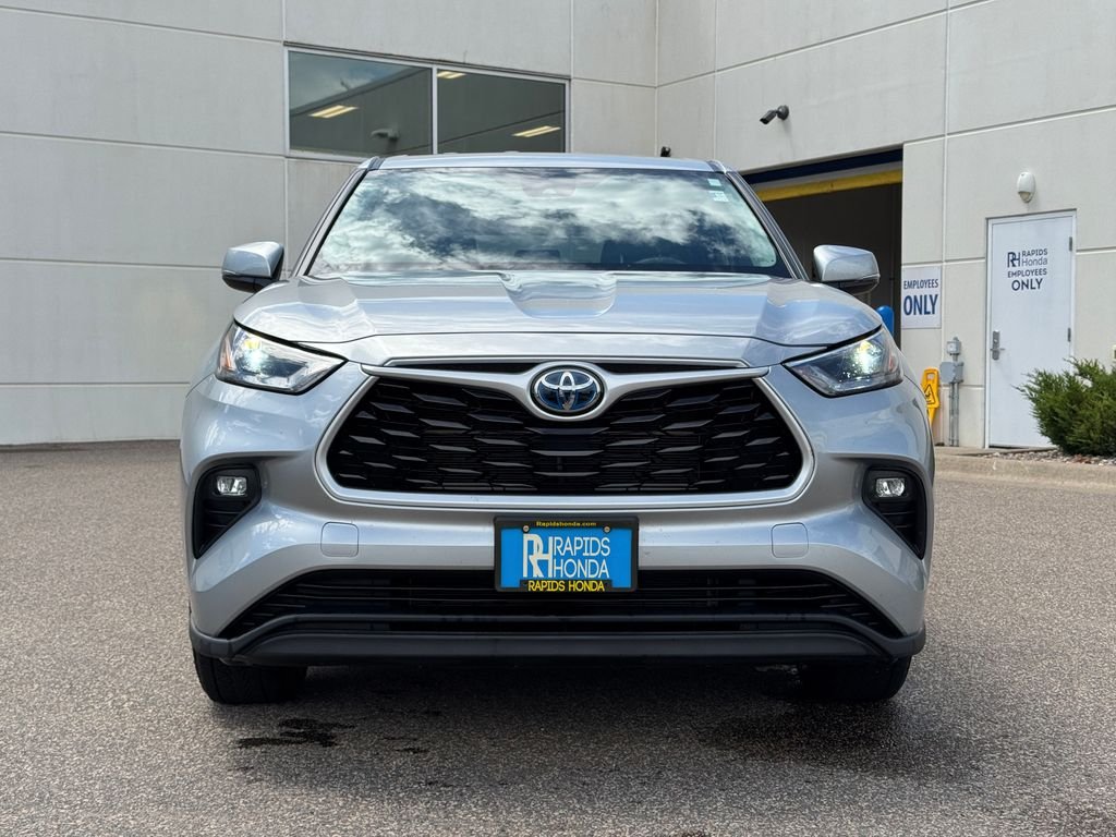 Used 2023 Toyota Highlander LE with VIN 5TDBBRCH2PS111892 for sale in Coon Rapids, Minnesota