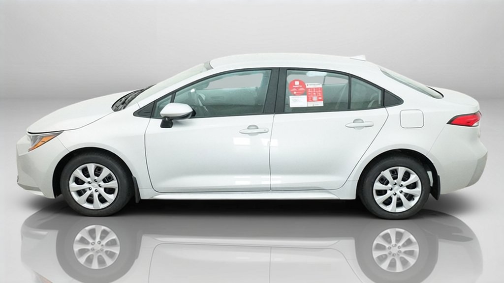 New 2027 Classic Silver Metallic Toyota LE image 2