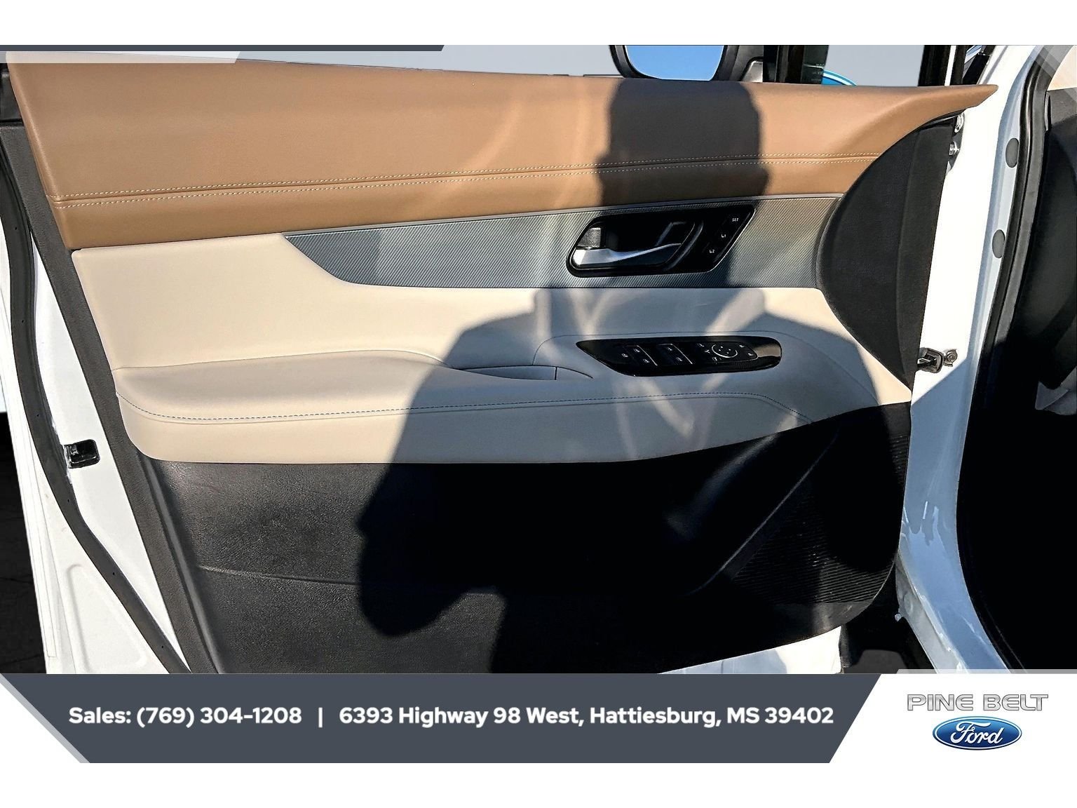 Used 2025 Everest White Pearl Tricoat Nissan Platinum image 17