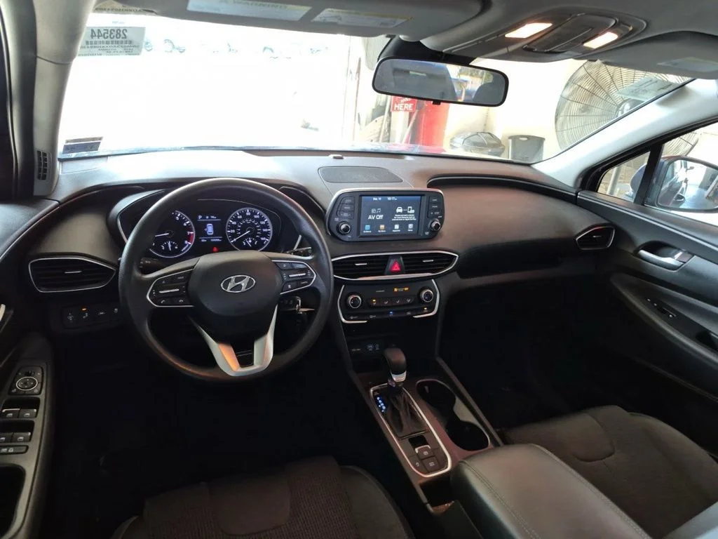 Used 2019 Blue Hyundai SE image 10
