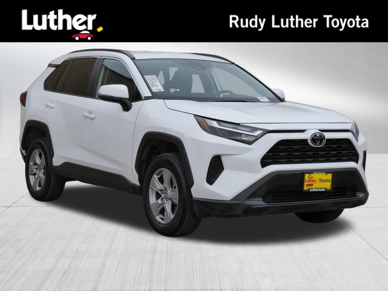 2025 Toyota RAV4 XLE FWD's photo