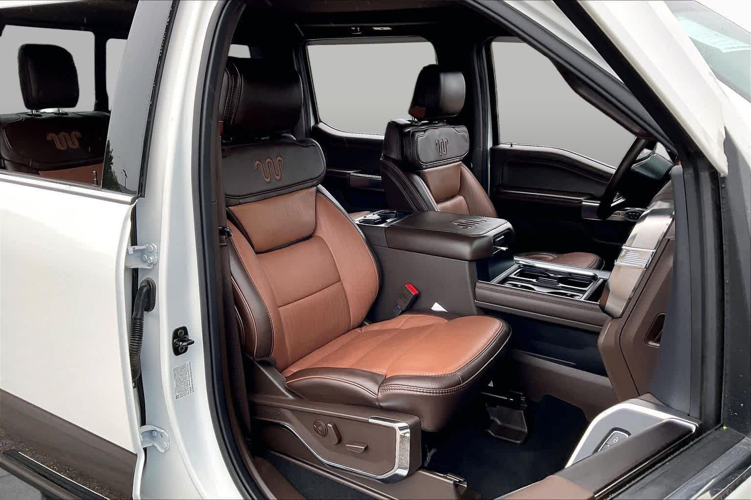 Used 2024 Star White Metallic Tri-Coat/Darkened Bronze Ford King Ranch image 9
