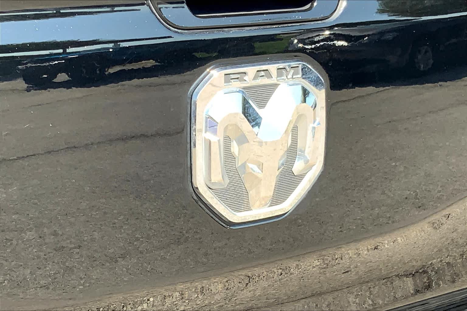 Used 2021 Diamond Black Crystal Pearlcoat Ram Lone Star image 27