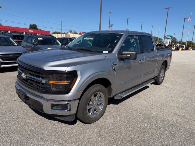 Used 2025 Silver Ford XLT image 2