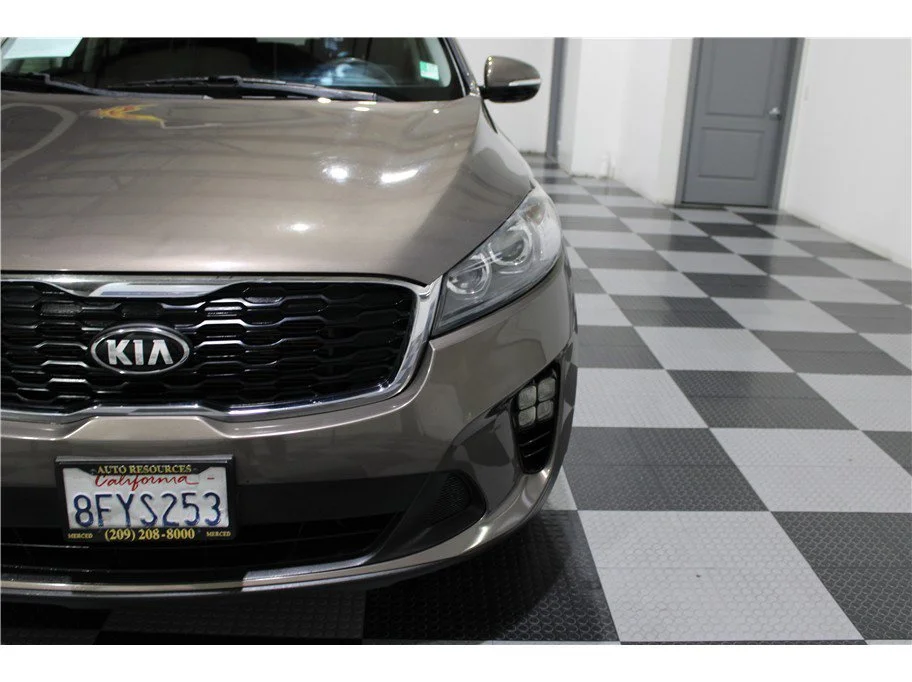 Used 2019 Dragon Brown Kia LX image 8