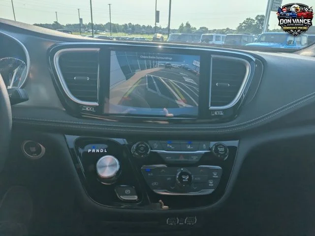 2025 Chrysler Pacifica Select - Photo 17