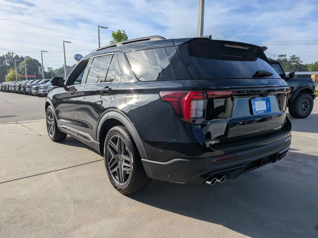 New 2026 Agate Black Metallic Ford ST image 6