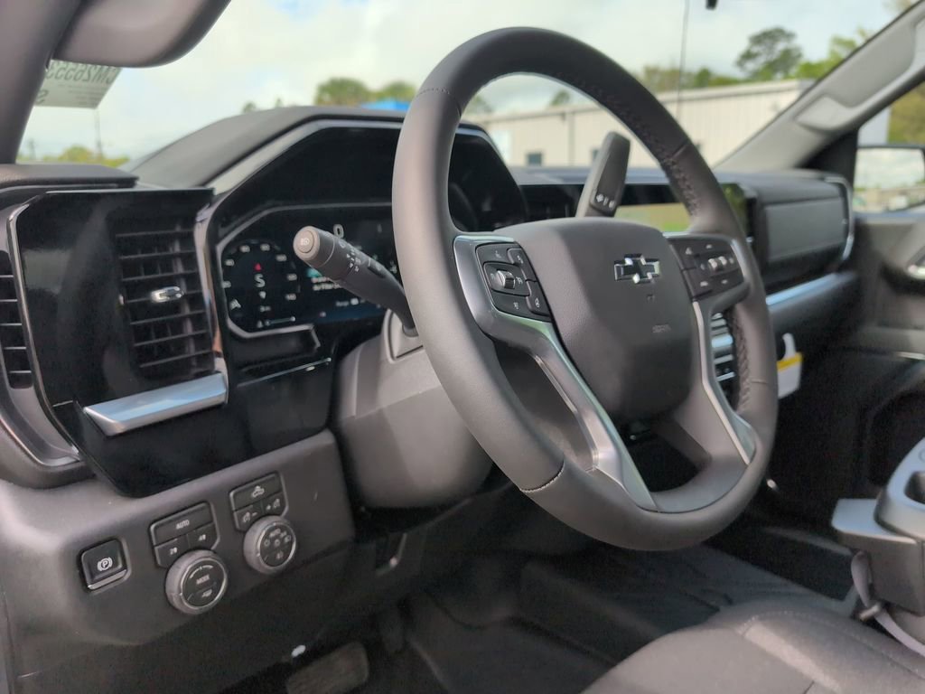 New 2026 Summit White Chevrolet RST image 31