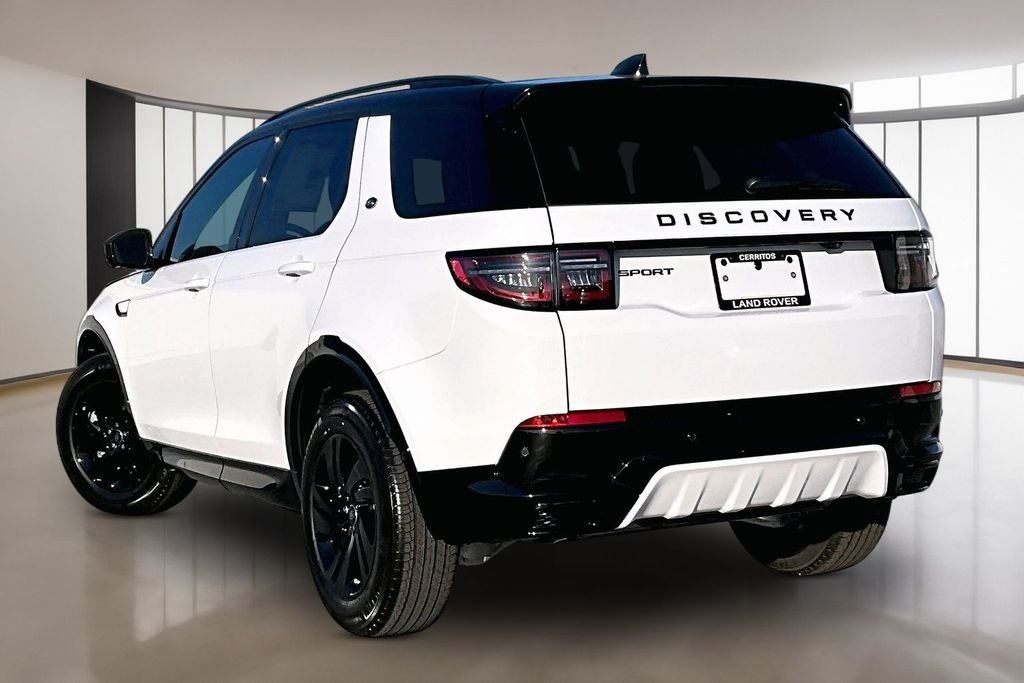 New 2026 FUJI WHITE Land Rover Landmark Edition image 3