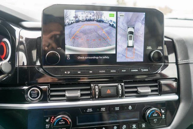 Used 2023  Nissan Platinum image 36