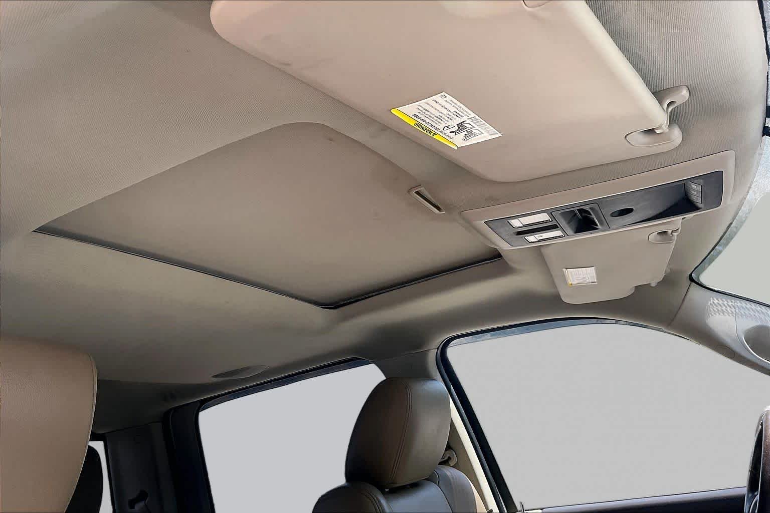 Used 2012 Bright White Ram Laramie image 13