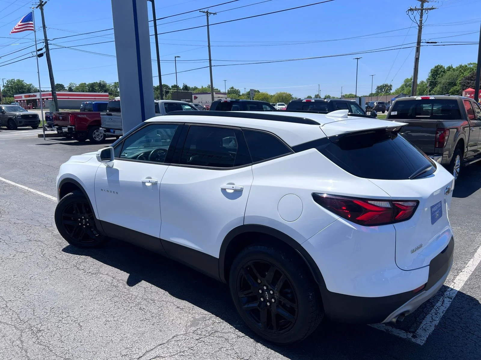 Used 2019 Summit White Chevrolet Base image 11