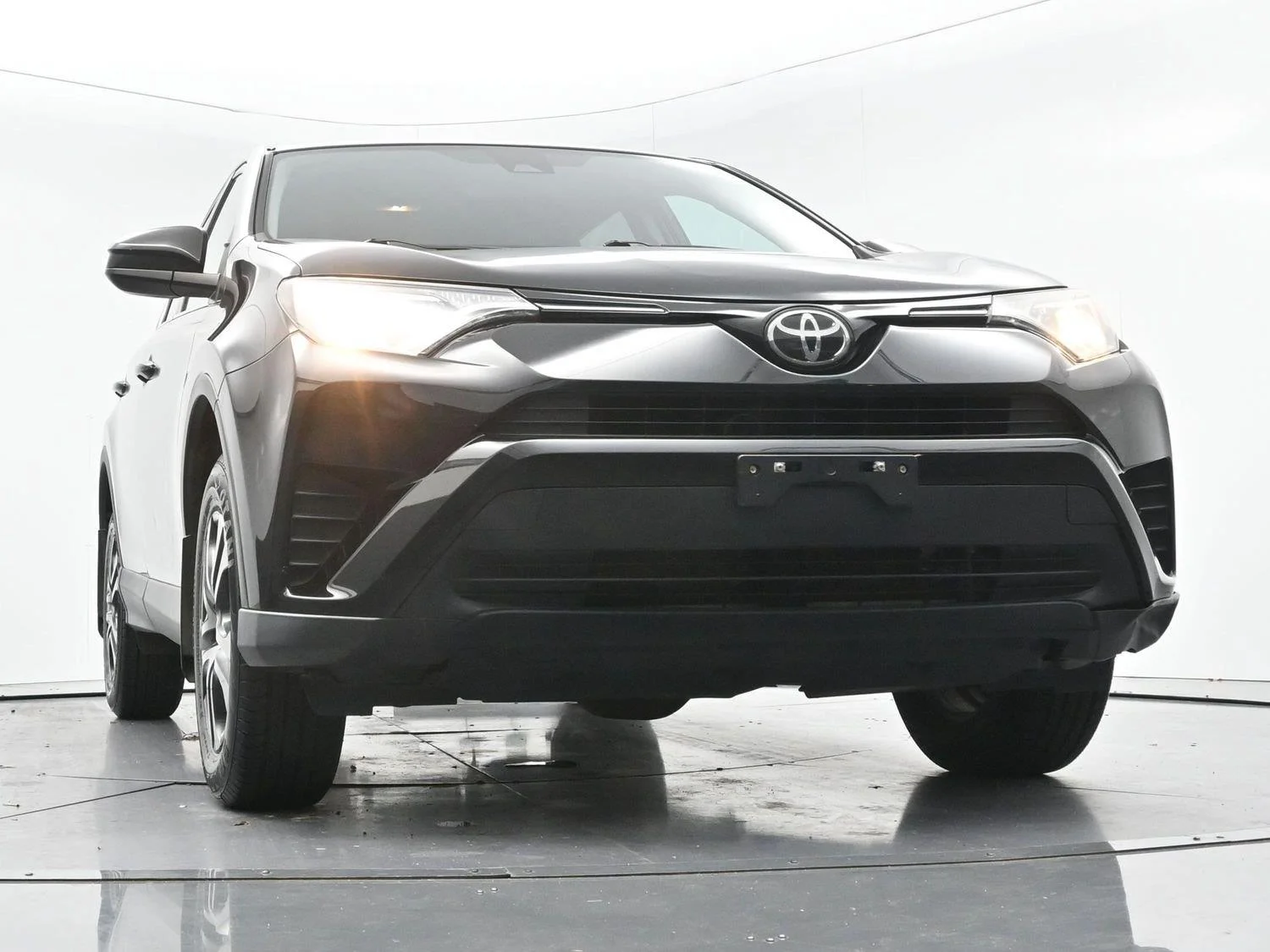 Used 2018 Black Toyota LE image 39