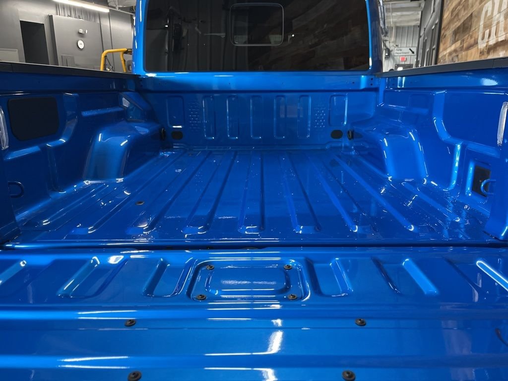 New 2026 Hydro Blue Pearl-Coat Exterior Paint Jeep Mojave image 26