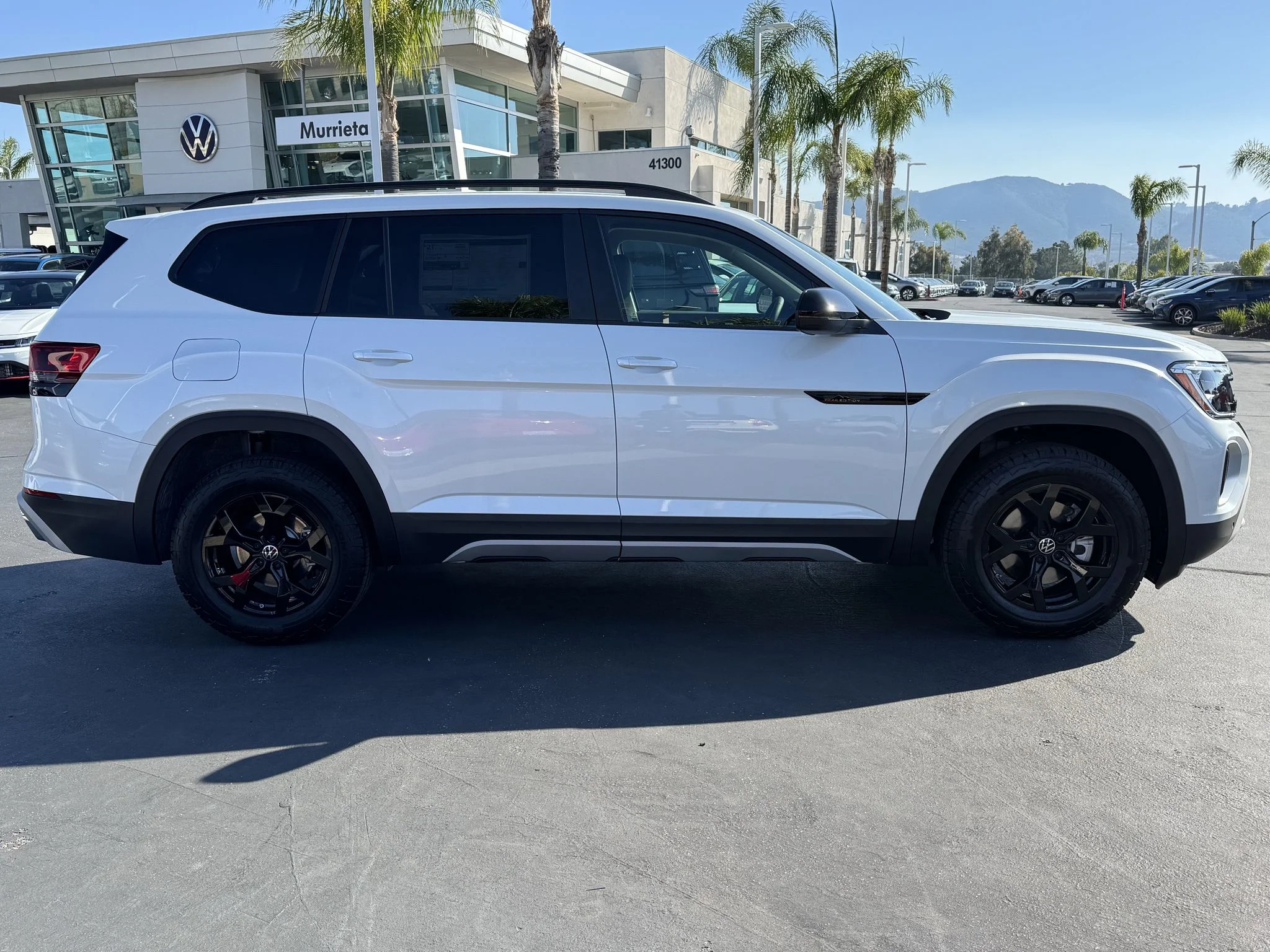 New 2026 Opal White Pearl Volkswagen 2.0T Peak Edition image 8