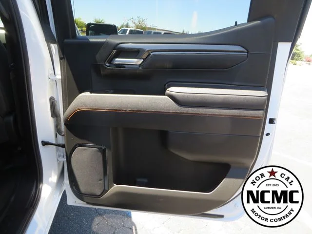 Used 2025 White GMC AT4 image 57
